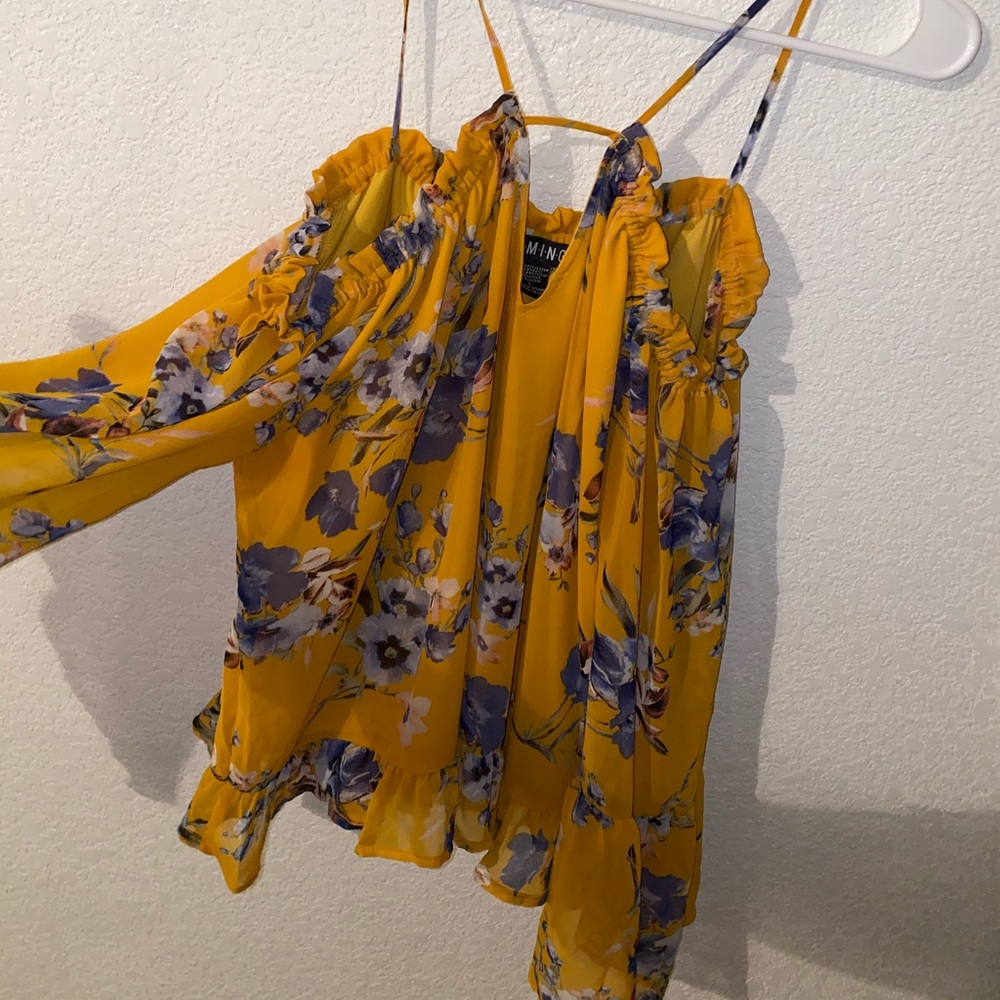 Tops - Picture 2 of 3